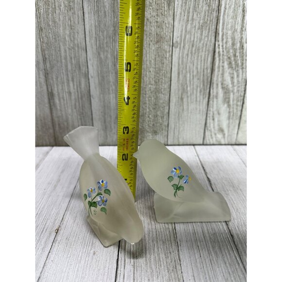 Vintage LE Smith Birds Figurine Frosted Satin Glass Clear Floral- Set of 2 - Picture 5 of 6
